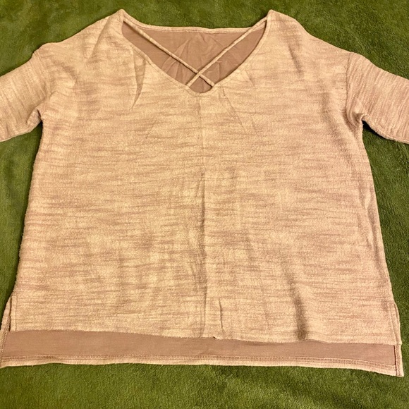 American Eagle Purple V Neck Top - Picture 1 of 3